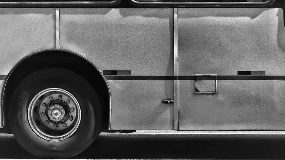 Wynajęty autobus w Będzinie na parkingu