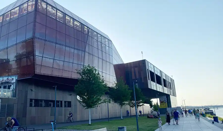 autokar centrum nauki kopernik