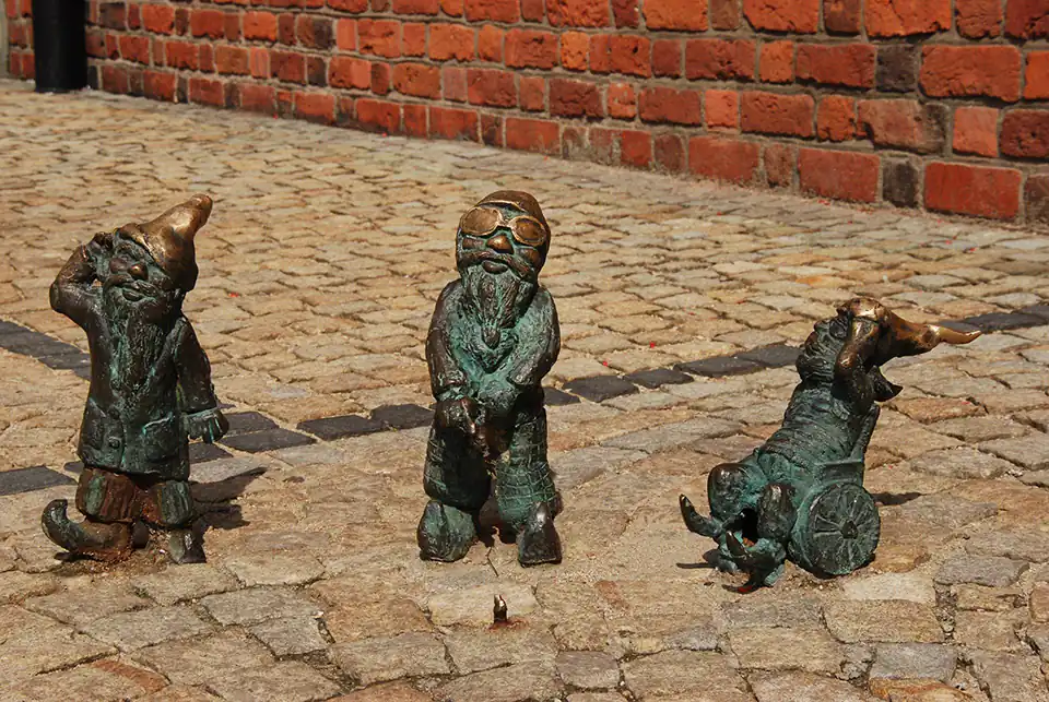 Wycieczka szkolna po Wrocławiu - szlak krasnali