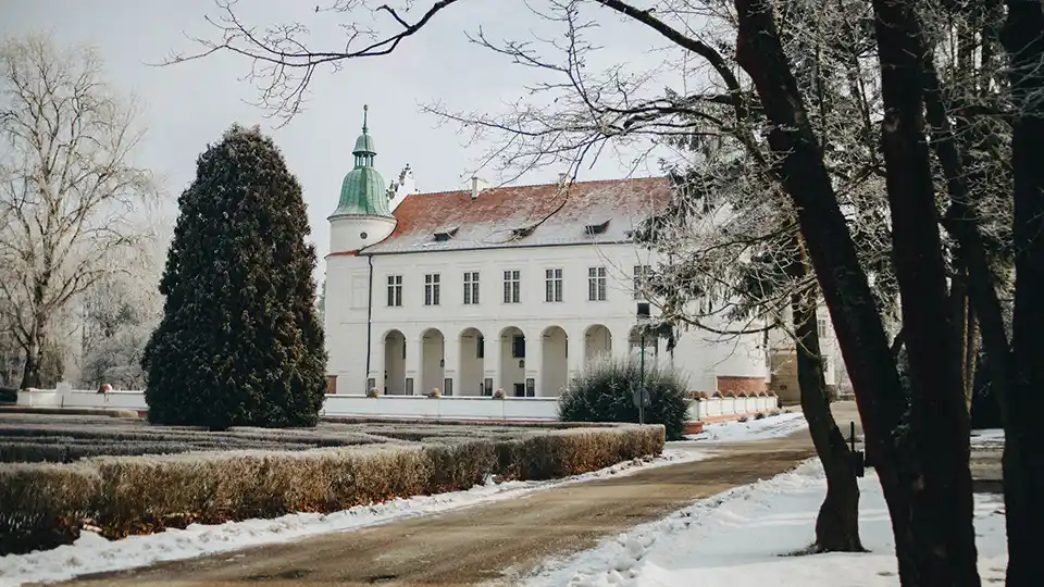 wynajem autokaru Baranów Sandomierski Zamek