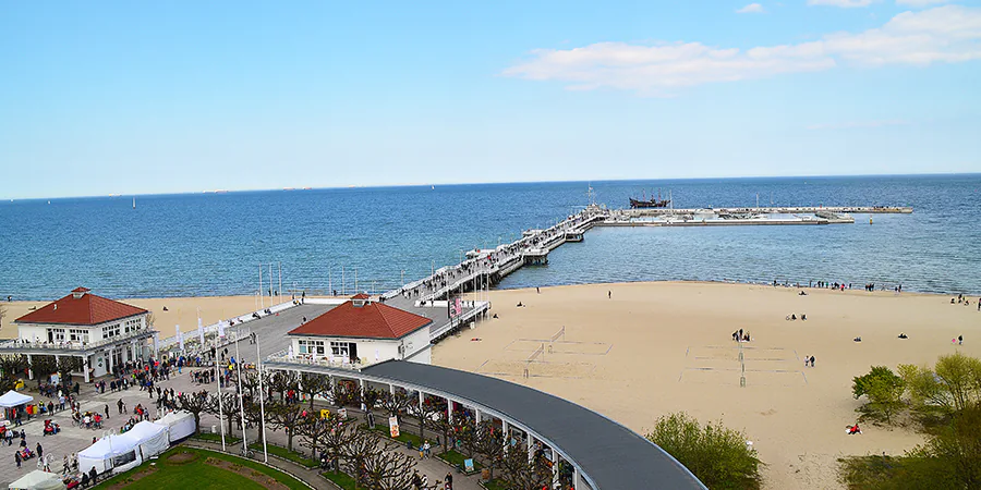 Wynajem autokaru do plaży w Sopocie